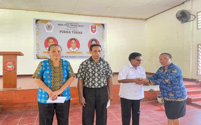 Penuh Haru dan Kekeluargaan, SMAS YPPK Teruna Bakti Jayapura Lepas Tiga Guru Purna Tugas